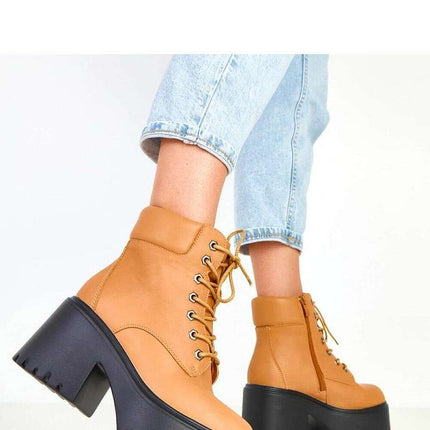 Heel boots model 217926 - Très Elite