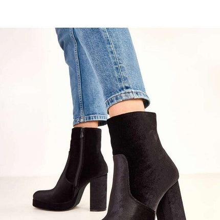 Heel boots model 220580 - Très Elite