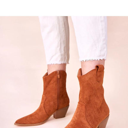 Heel boots model 221021 - Très Elite