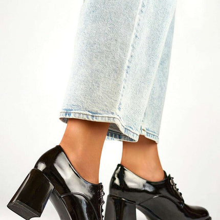 Heeled low shoes model 200454 - Très Elite