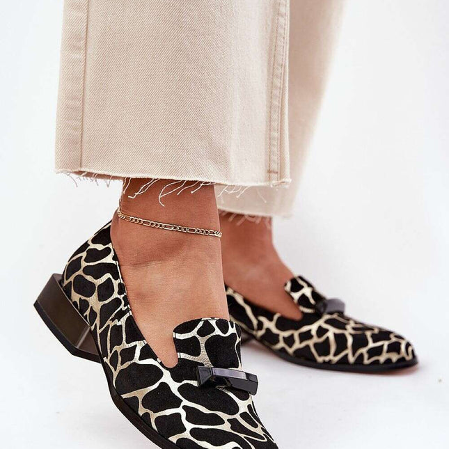 Heeled low shoes model 213024