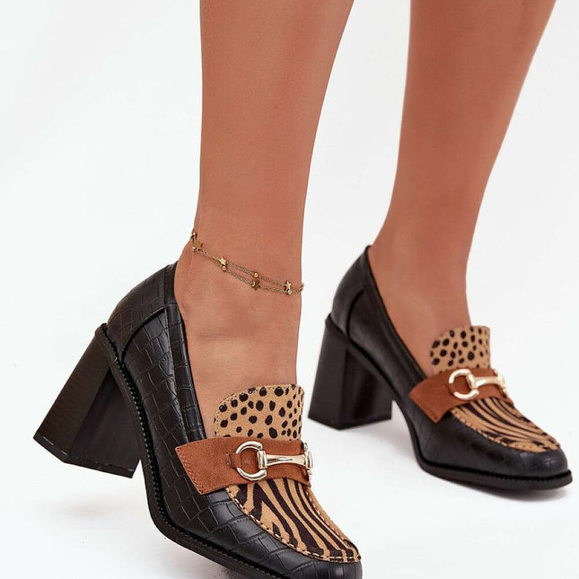 Heeled low shoes model 217843