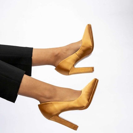 High heels model 210544 - Très Elite
