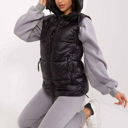 Hooded Quilted Vest - Trendy Sleeveless Insulated Jacket for Versatile Weather - Très Elite