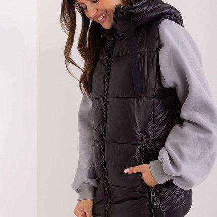 Hooded Quilted Vest - Trendy Sleeveless Insulated Jacket for Versatile Weather - Très Elite