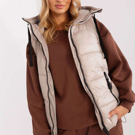 Hooded Quilted Vest - Trendy Sleeveless Insulated Jacket for Versatile Weather - Très Elite
