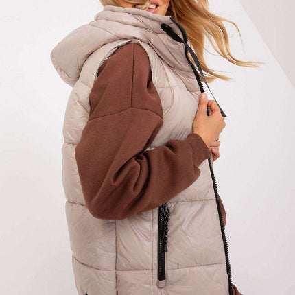 Hooded Quilted Vest - Trendy Sleeveless Insulated Jacket for Versatile Weather - Très Elite