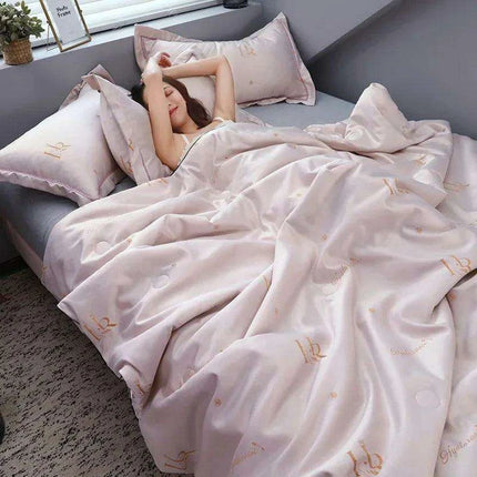 Hyaluronic Acid Cooling Silk Summer Comfort Quilt - Très Elite