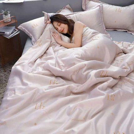 Hyaluronic Acid Cooling Silk Summer Comfort Quilt - Très Elite