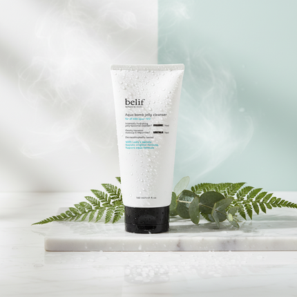 Hydrating Botanical Cleansing Gel - Refreshing Formula for Radiant Skin - Très Elite