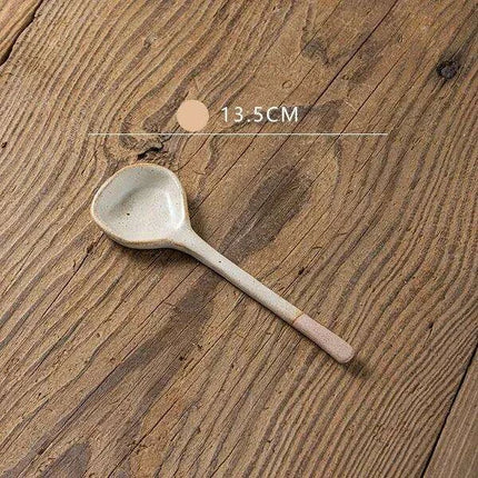 Japanese-Inspired Vintage Stoneware Soup Spoon with Extended Handle - Elegant Kitchen Tableware for 2024 - Très Elite