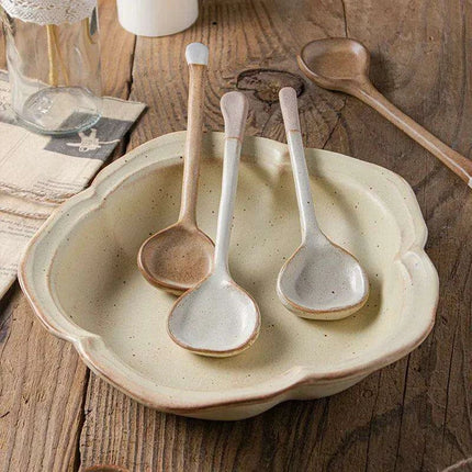 Japanese-Inspired Vintage Stoneware Soup Spoon with Extended Handle - Elegant Kitchen Tableware for 2024 - Très Elite