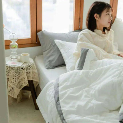 Japanese Minimalist Cotton Comforter for Cozy Cool Nights - Très Elite