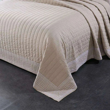 Khaki Embroidered Cotton Quilt Set - Luxurious 3-Piece King Size Bedspread with Matching Pillow Shams - Très Elite