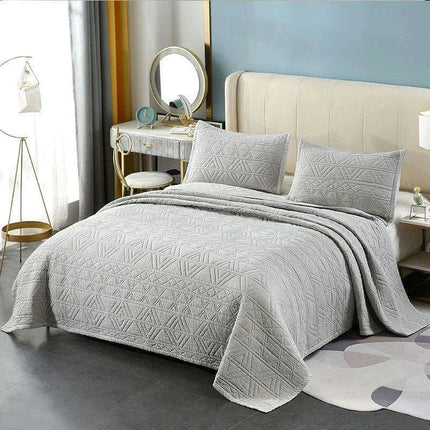 Khaki Embroidered Cotton Quilt Set - Luxurious 3-Piece King Size Bedspread with Matching Pillow Shams - Très Elite