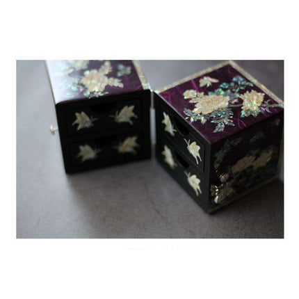 Korean Butterfly & Peony Lacquer Jewelry Box with Najeon Artisan Craftsmanship - Très Elite