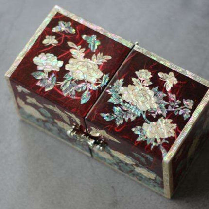 Korean Hanji Najeon Lacquer Jewelry Box with Vibrant Red Butterfly & Peony Motif - Ideal for Cherished Treasures - Très Elite