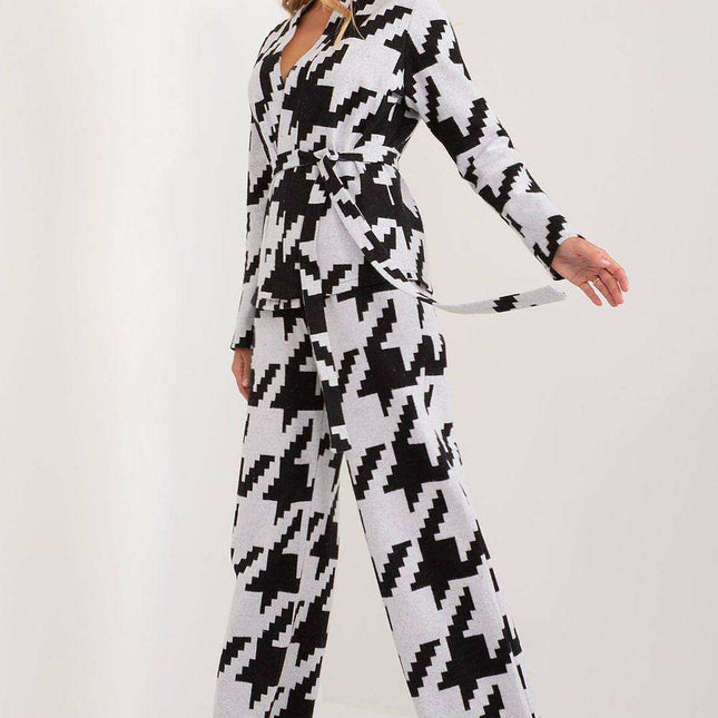 Lakerta Chic Cotton Sweater and Pants Set