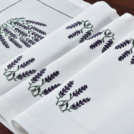 Lavender Elegance Linen-Polyester Table Runner for Upscale Dining Experiences - Très Elite
