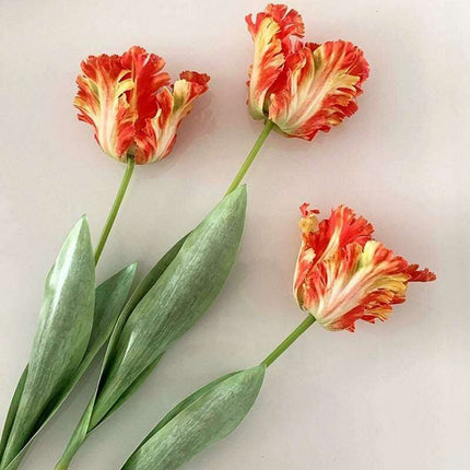 Lifelike Silk Flower Arrangement - Elegant Artificial Bouquet for Every Celebration - Très Elite