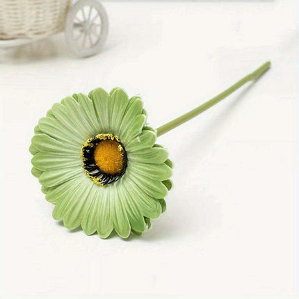 Lifelike Silk Gerbera Daisy Arrangement: Stunning Artificial Floral Decor for Any Occasion..
