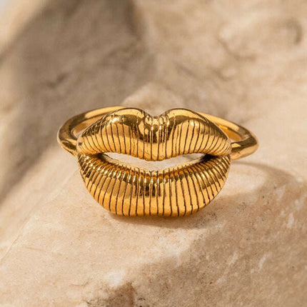 Lip pattern open ring, fashionable ring, individually packaged geometric jewelry - Très Elite