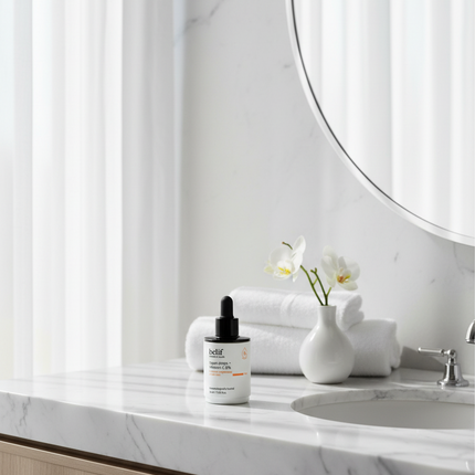 Luminous Radiance Vitamin C Serum - Skin Brightening Essence - Très Elite