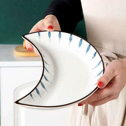 Lunar Elegance: Japanese Ceramic Tableware Set for Stylish Dining Events - Très Elite