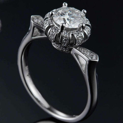 Luxe Elegance 1 Carat Lab-Diamond Sterling Silver Ring - Graceful Collection