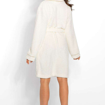 Luxe Serenity: Sophisticated Bathrobe for Ultimate Relaxation - Très Elite