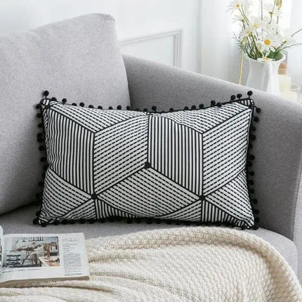 Luxurious Bohemian Moroccan Cushion Cover with Charming Tassels and Intricate Embroidery - Très Elite