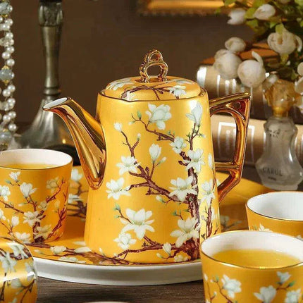 Luxurious Bone Porcelain Tea and Coffee Set in a Chic Presentation Box - Très Elite