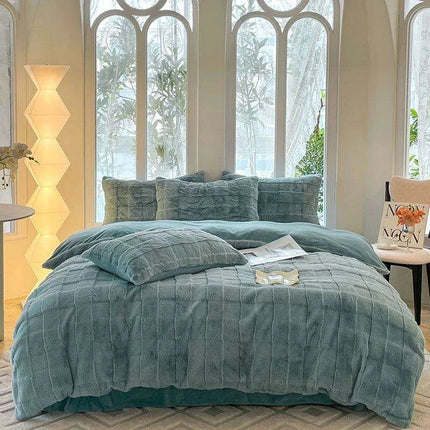 Luxurious Caramel Brown Velvet Fleece Bedding Set with Duvet Cover, Flat Sheet, and Pillowcases - Très Elite