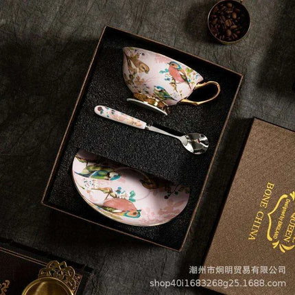 Luxurious European Bone China Tea Cup Set for Timeless Elegance - Très Elite