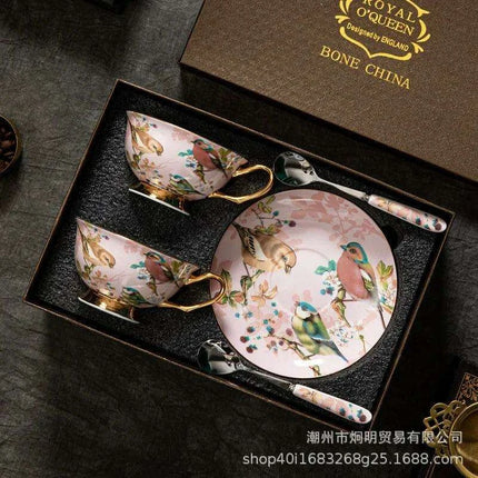 Luxurious European Bone China Tea Cup Set for Timeless Elegance - Très Elite