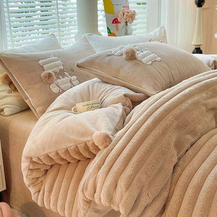 Luxurious Faux Rabbit Velvet Duvet Cover Set - Plush Bedding Collection with Pillowcases in Multiple Sizes - Très Elite