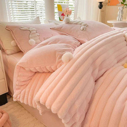 Luxurious Faux Rabbit Velvet Duvet Cover Set - Plush Bedding Collection with Pillowcases in Multiple Sizes - Très Elite