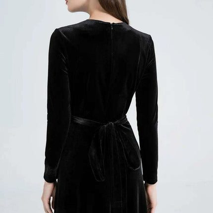 Luxurious Floor-Length Velvet Gown for Women - Elegant Evening Wear - Très Elite