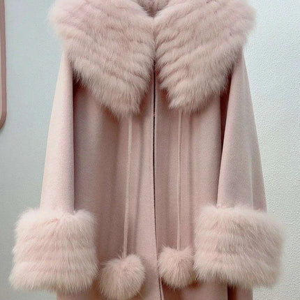 Luxurious Fox Fur-Trimmed Wool Cape - A Chic Blend of Comfort and Style - Très Elite