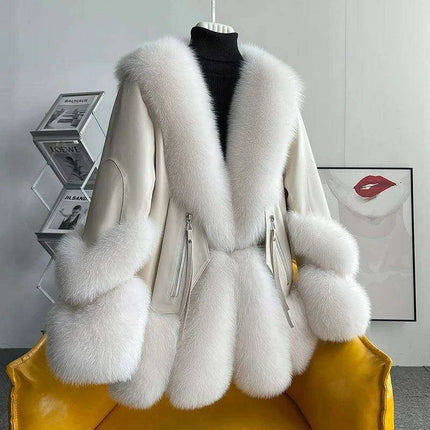 Luxurious Fox Fur Winter Coat: Chic Sophistication for Cold Days - Très Elite