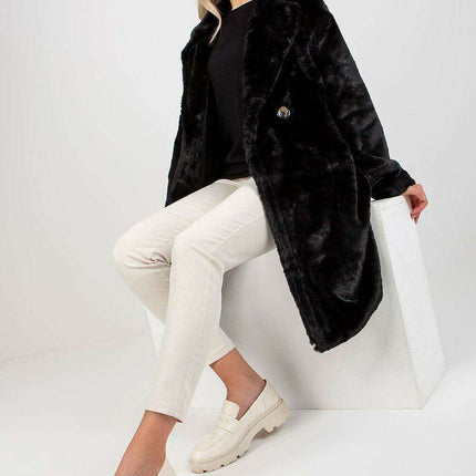 Luxurious Fur Button-Up Coat with Practical Pockets - Très Elite