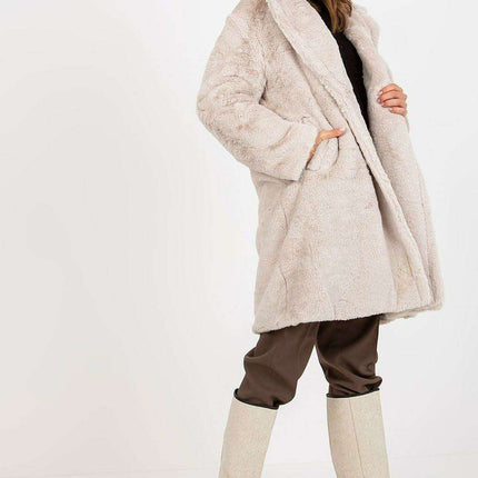 Luxurious Fur Button-Up Coat with Practical Pockets - Très Elite