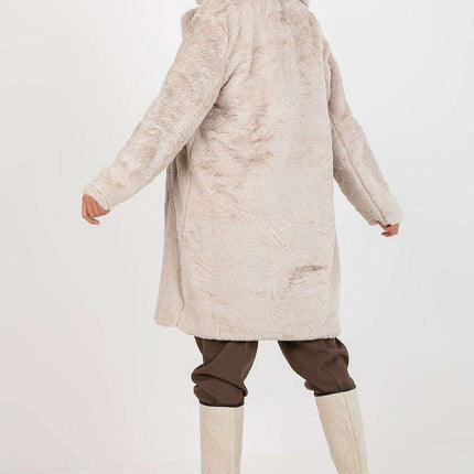 Luxurious Fur Button-Up Coat with Practical Pockets - Très Elite