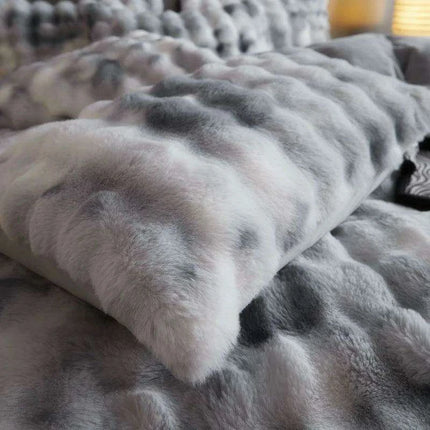 Luxurious Gradient Blue & Grey Faux Rabbit Fur Velvet Fleece Bedding Set with Sheets & Pillowcases - Très Elite