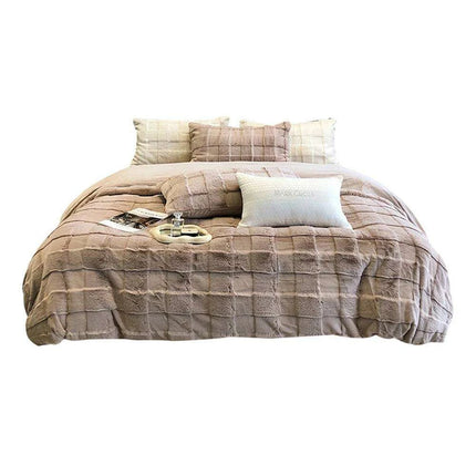 Luxurious Milk Velvet Duvet Cover Set with Elegant Square Lattice Design - Ultra-Soft 4-Piece Bedding Ensemble - Très Elite