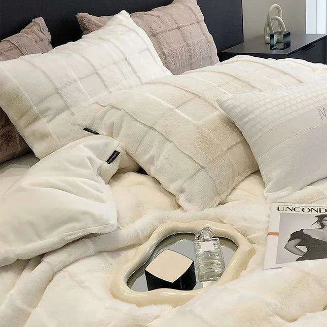 Luxurious Milk Velvet Duvet Cover Set with Elegant Square Lattice Design - Ultra-Soft 4-Piece Bedding Ensemble