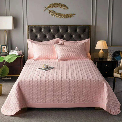 Luxurious Multi-Functional Plaid Bedspread - Elegant Euro-Style Quilted Coverlet for All Season Comfort- Très Elite- Très Elite