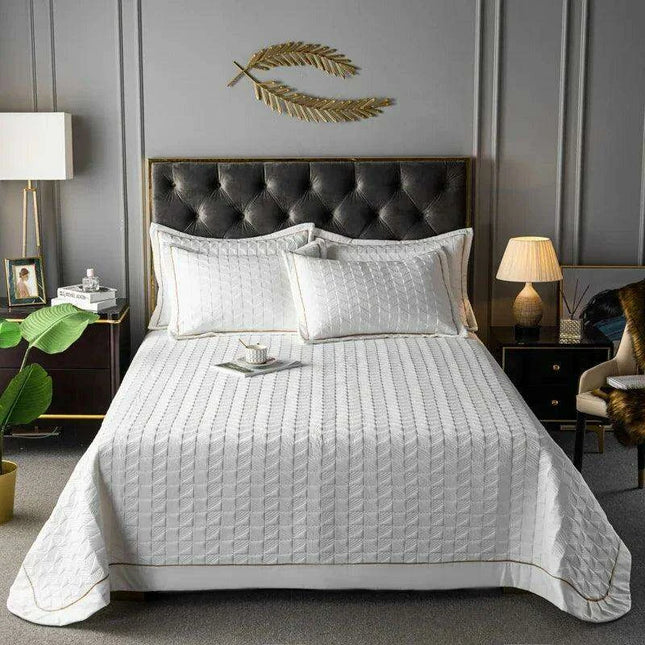 Luxurious Multi-Functional Plaid Bedspread - Elegant Euro-Style Quilted Coverlet for All Season Comfort