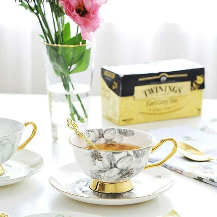 Luxurious Portable Tea and Coffee Set with Stylish Lazy Saucers - Très Elite