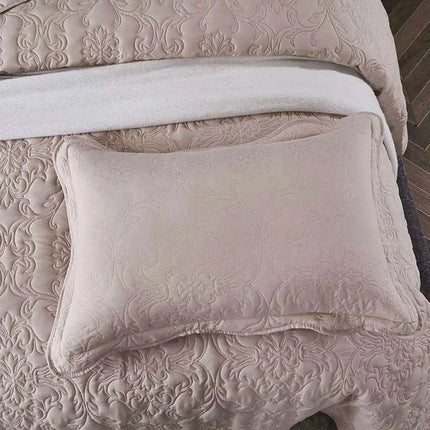 Luxurious Solid Stitch Bedding Ensemble with Pillowcases and Plush Sheets - Très Elite